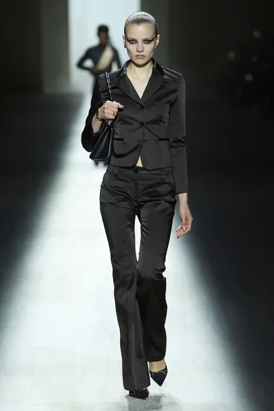 Look 13